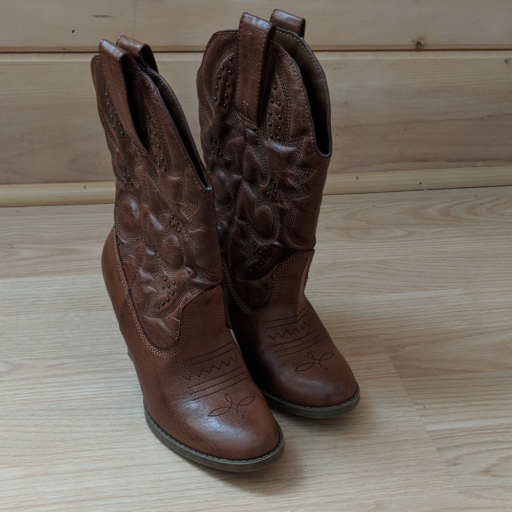 EUC Mossimo Supply Co. Boots 5.5